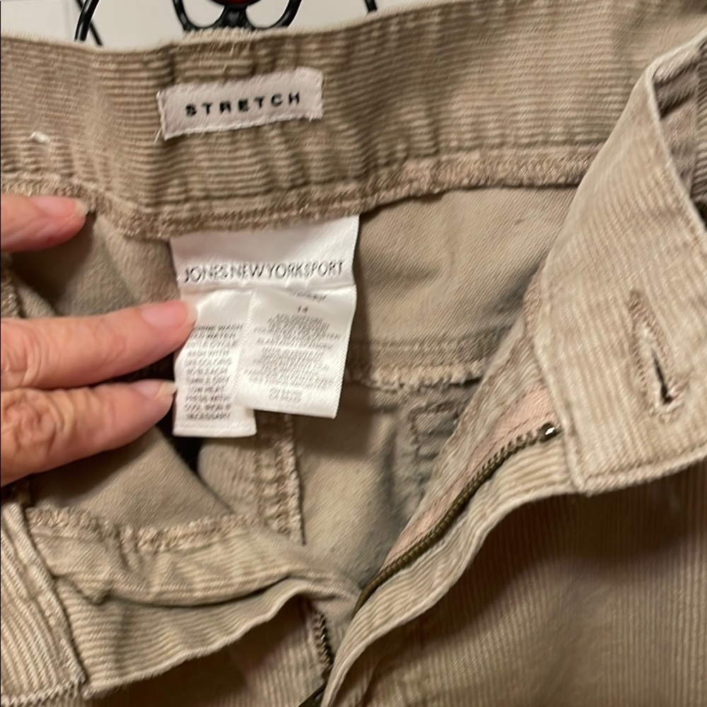 🥰🥰🥰3 for 12$🥰🥰🥰Jones New York Tan Corduroy Relaxed Fit Pants - Picture 7 of 8